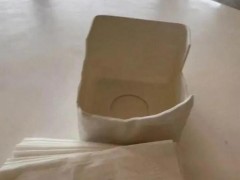酒店称摔坏纸巾盒是骨瓷品 千元赔偿引发争议